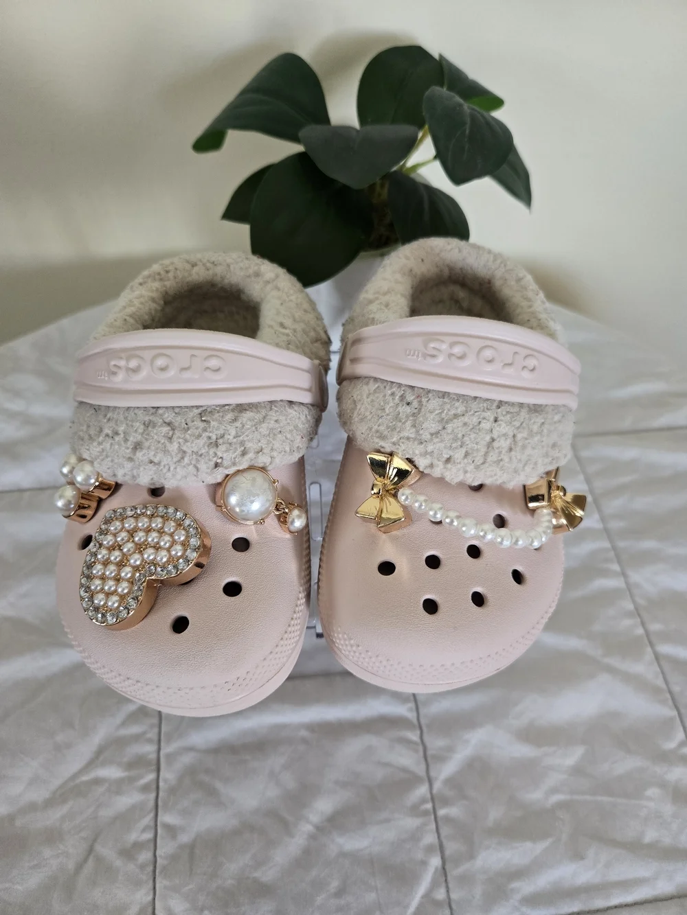 CROCS Classic Kids Pink Fleece Lined Clogs Girls 8
